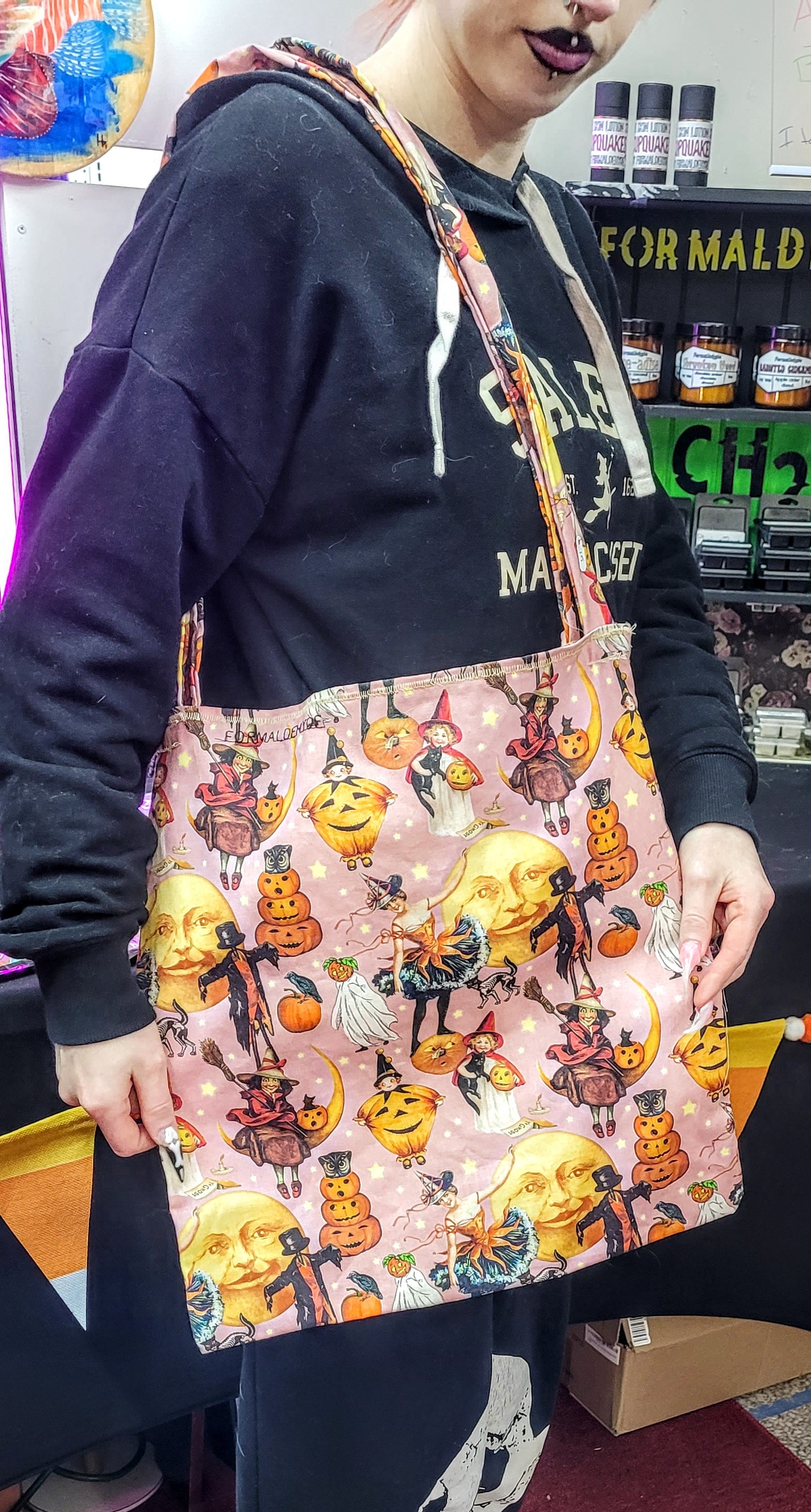 Vintage Halloween tote bag